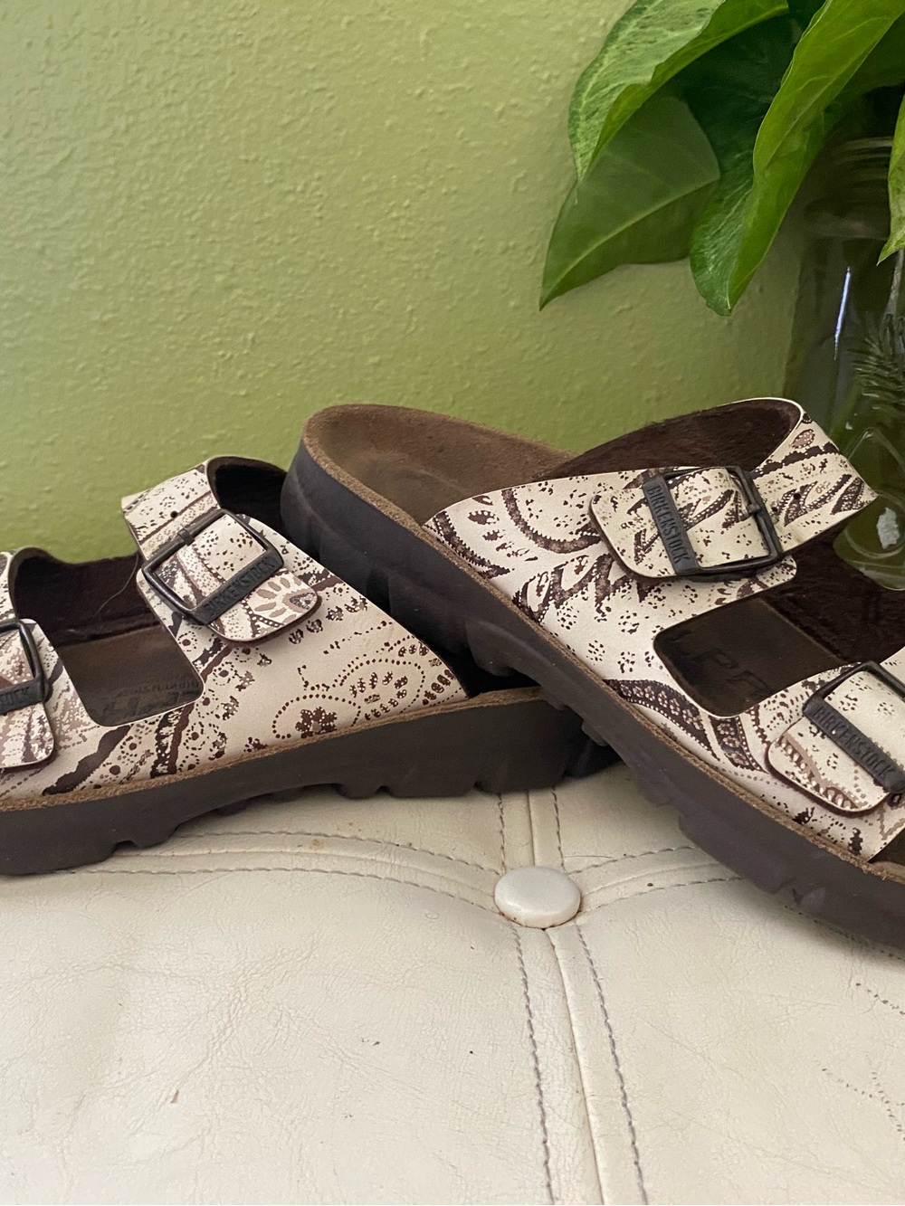 Alpro Arizona sandal in Cream Paisley Non-Slip Sole Sz 39/8 Women’s